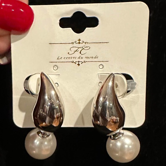 Silver Drop W/Pearl Earrings NWT - Picture 4 of 6